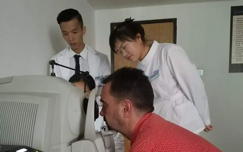 Ovidiu Simion took eyes check in the hospital.